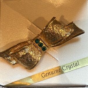 Vintage Elegant Brushed Gold Tone Bow Brooch with Genuine Crystal Accents